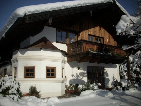 Hausansicht im Winter