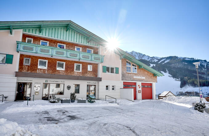 Gemeindehaus und Tourismusinformation Zöblen