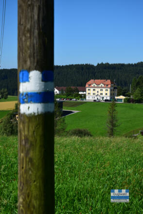 Zollhaus Guglwald vom Mahnmal Eiserner Vorhang