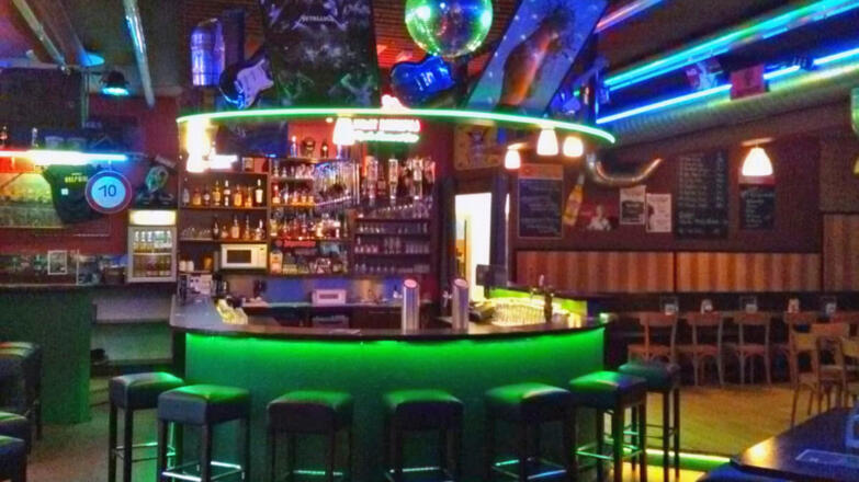 76er-FINEST ROCK BAR