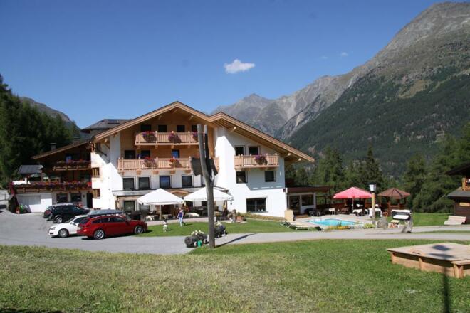 Waldesruh mit Freischwimmbad