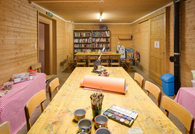 Haus Gufl, Bastelzimmer, Büchersammlung