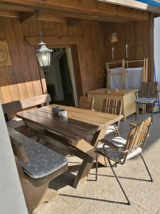 Große Gemeinschaftsterrasse