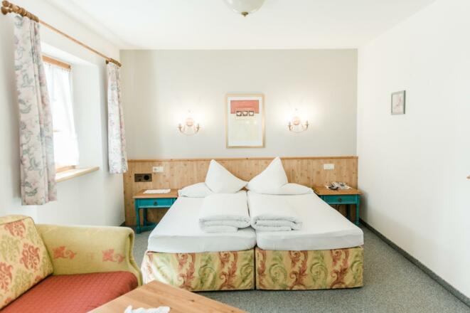 Zimmer mit Schlafsofa