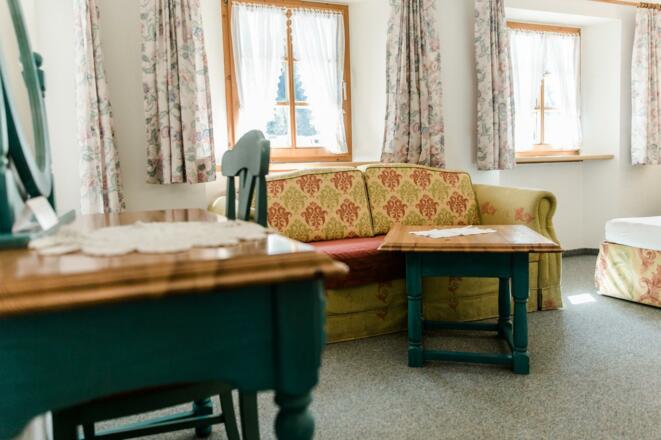 Zimmer mit Schlafsofa