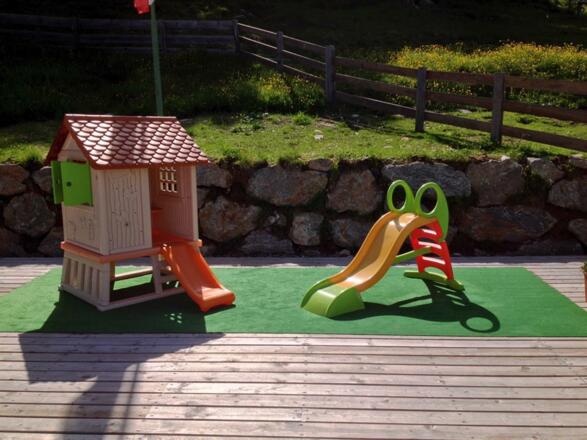 Kleinkinderspielgeräte