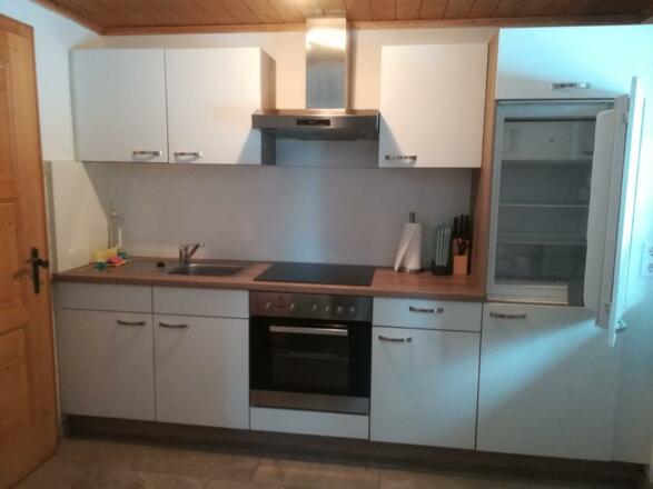 Küche in der Arzbachhütte am Wattenberg Tirol