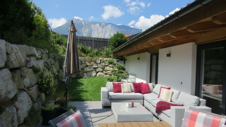 Couchlandschaft im Außenbereich