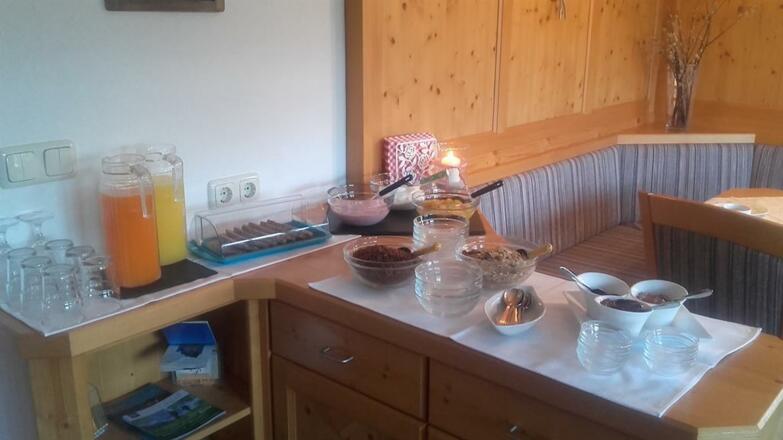 Fruhstücksbüffet im Gästehaus Schmid in Fischen