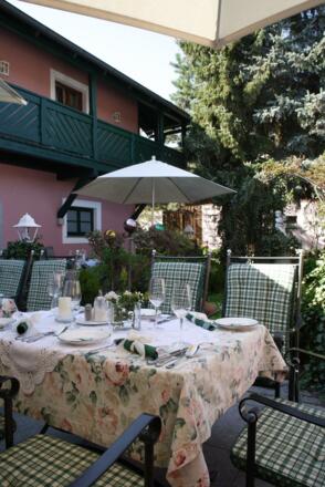 Gastgarten im Innenhof