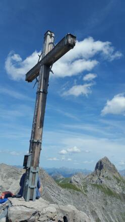 Gipfelkreuz Saulakopf (2.517 m)