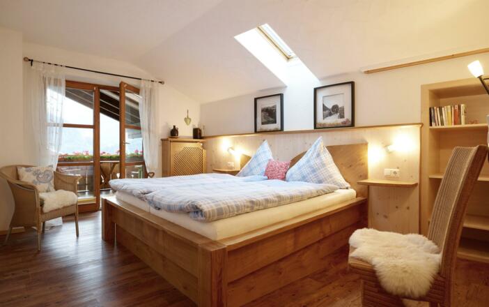 Hirschberg Schlafzimmer 1 mit Bad