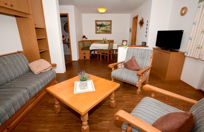 Wohnzimmer mit Eßecke