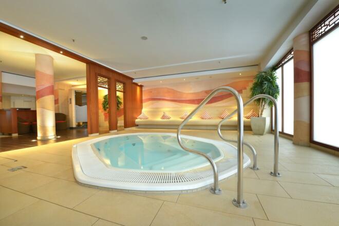 Whirlpool im Saunabereich