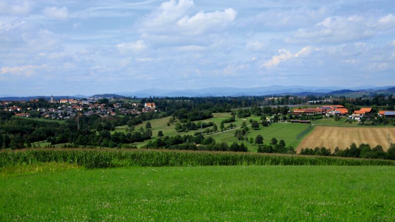 blick-auf-ra-bach-und-thyrnau-2019-08-08-digel-fashion-golf-cup-021