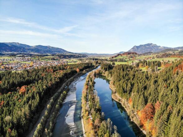 Auwaldsee und Iller im Herbst