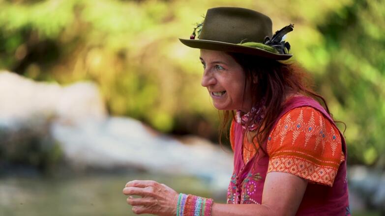 Hochdeutsch: Die Sage „Der Teufelsbach“ erzählt von Hertha Glück auf Hochdeutsch ...