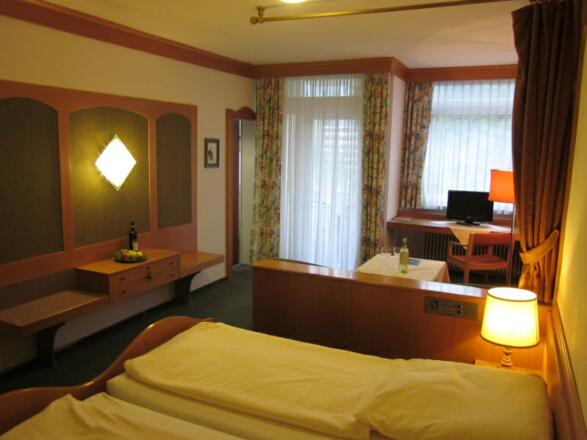 Doppelzimmer, Wohnraum mit trennbarem Doppelbett