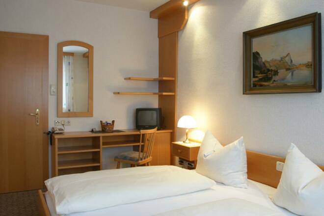 Kleines Doppelzimmer im Erdgeschoss