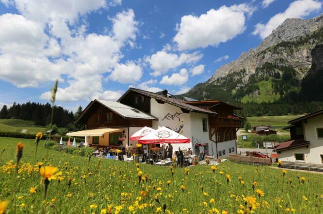 ... und gegenüber der Rot Flüh