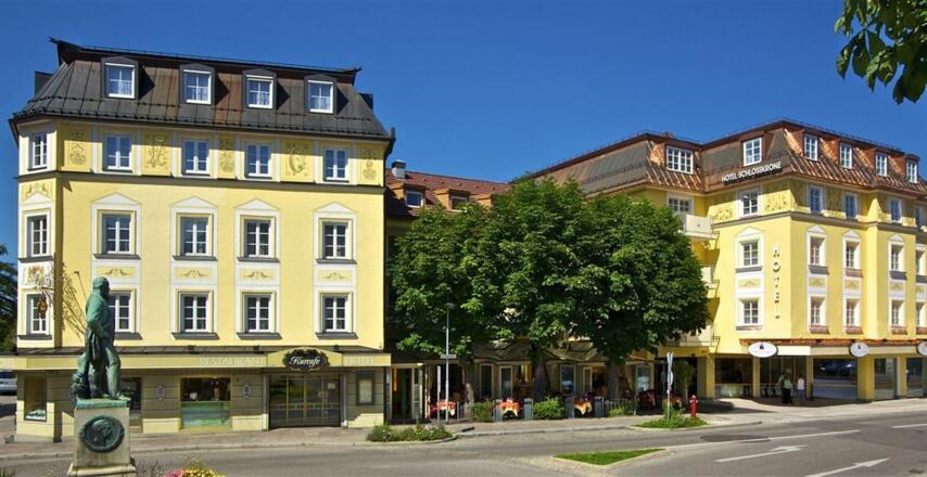 Schlosskrone Außenansicht-Booking
