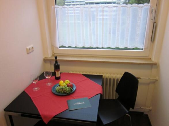 Doppelzimmer, Esstisch in der Küche