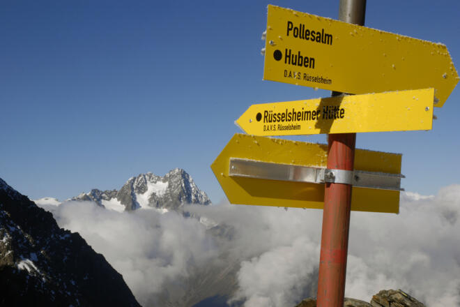 Wegeschilder im Weißmaurachjoch und Waze