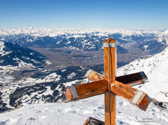 Blick auf das tief unten liegende Saalachtal.