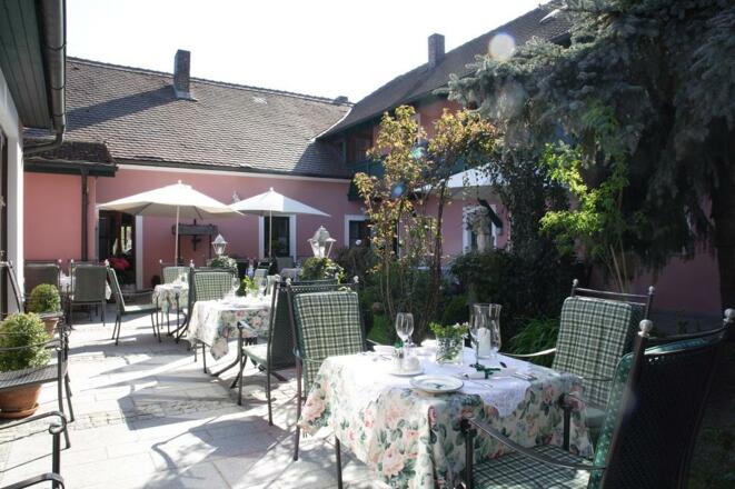 Gastgarten im Innenhof