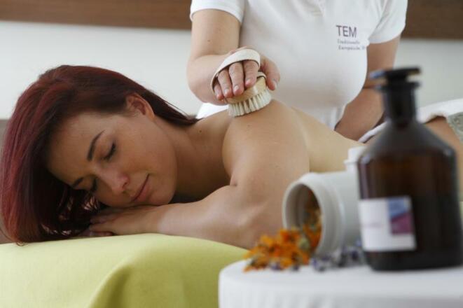 Teezeit im Kräutergarten