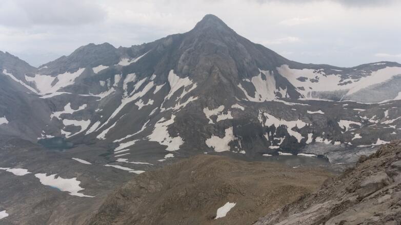 Vom Gipfelkreuz Wildberg zum Nordgrat der Schesaplana.