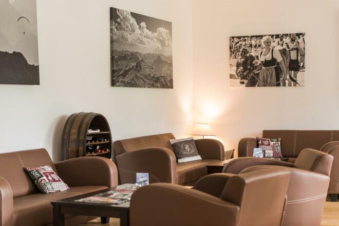 Lounge im Eingangsbereich