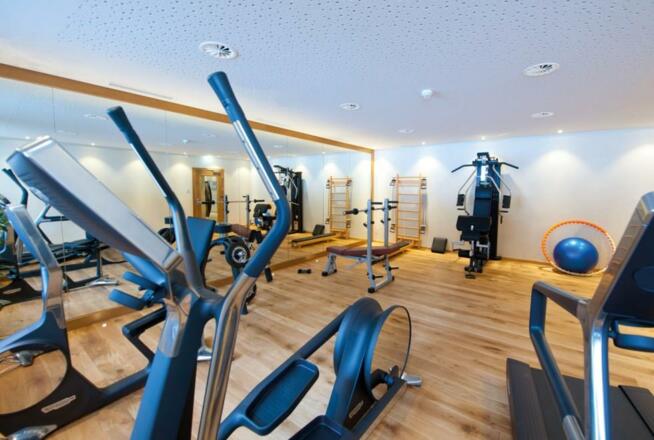 Neuer Fitnessraum mit Technogym-Geräten
