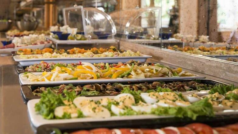 Salatbuffet am Abend