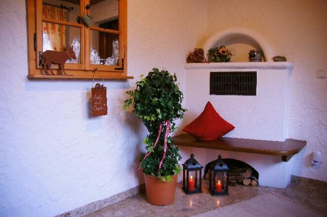 Gästehaus Loni Vogler - Vorraum Ofen