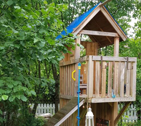Spielturm - Haus Dornröschen