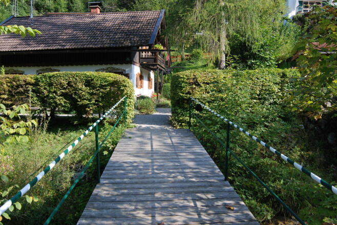 Hauseigener Zugang über die Alpbachbrücke