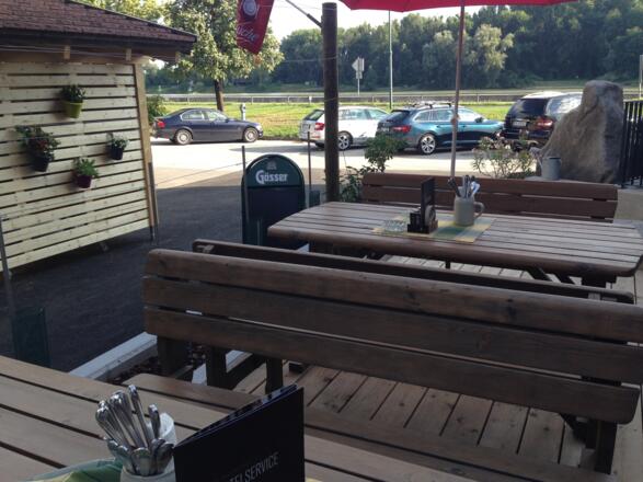 Gastgarten Aussicht zur Donau