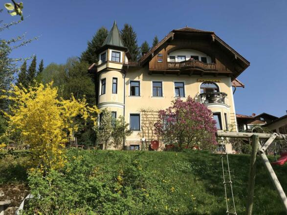 Die Ferienwohnung Talblick Tegernsee befindet sich im Dachgeschoss