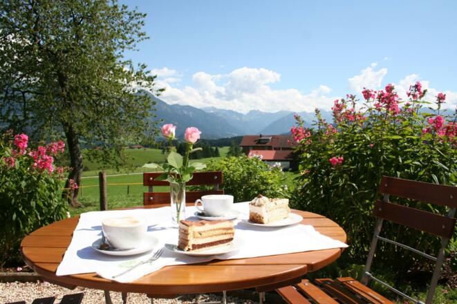 Gemütliche Rast auf der Terrasse