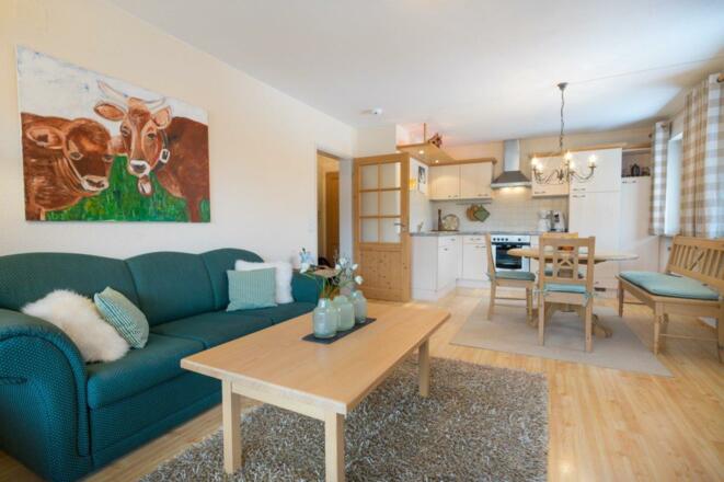 Bergzeit Wohn und Essraum Bild