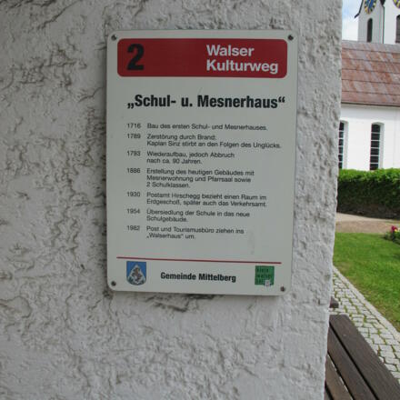Walser Kulturweg: Schul- und Mesnerhaus