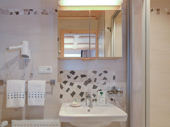 Doppelzimmer im 1. Stock mit Balkon