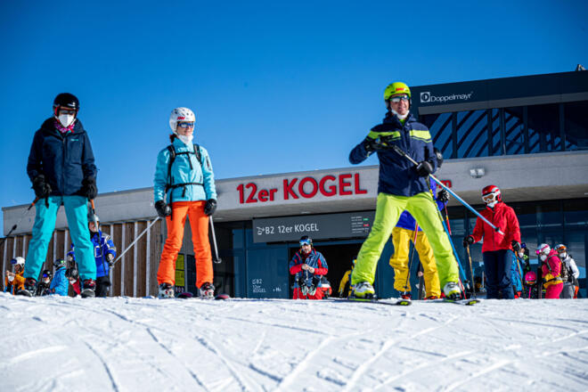 12Kogel Bergstation im Winter