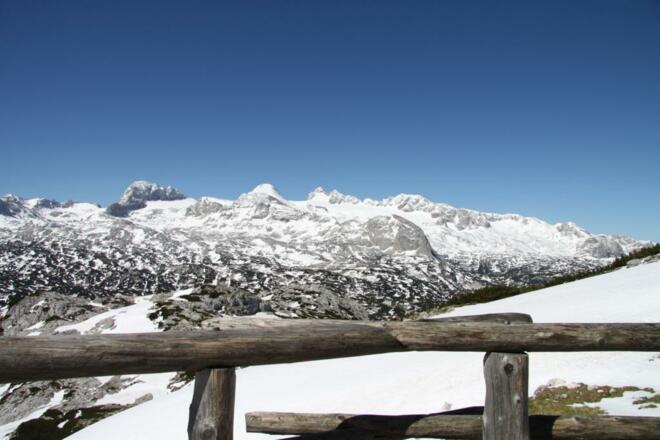 Terrasse mit Blick auf den Dachstein