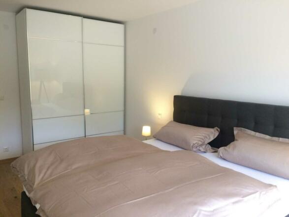 Schlafzimmer mit Boxspringbett