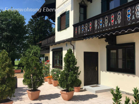 Ferienwohnung Eberwein - Eingang und Terrasse