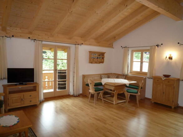 FeWo im Neubau, Wohnraum mit Küche