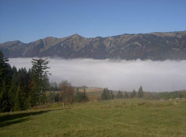 Sonne auf den Bergen, Nebel im Tal und