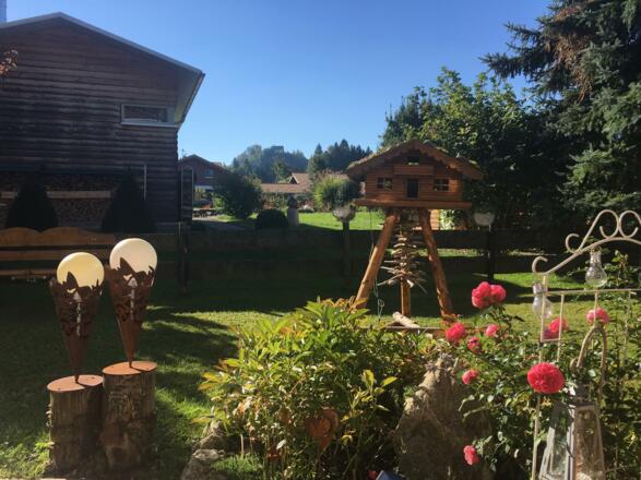 Garten mit Blick auf die Schöllanger Burgkirche